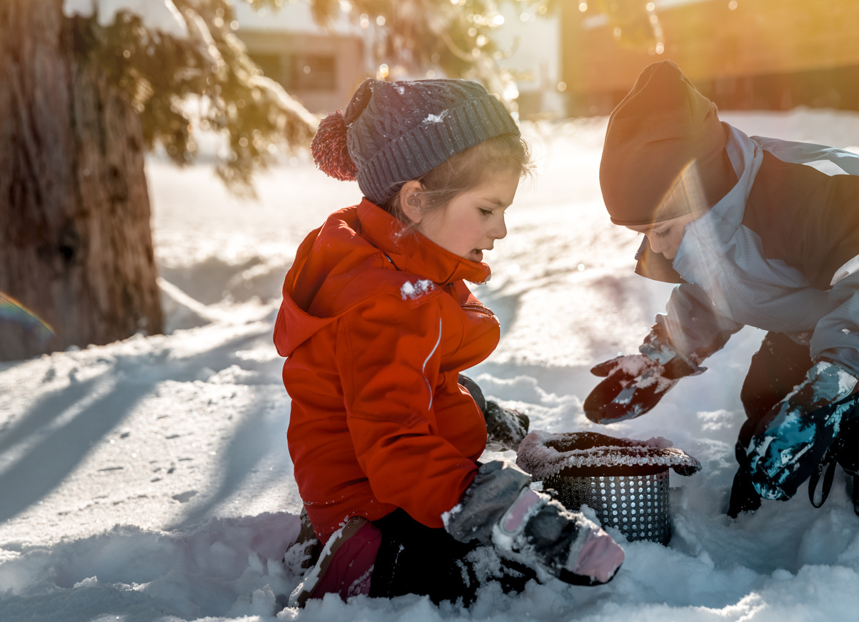 Winter Outdoor Learning Camps: Turning Snowy Days into Educational Adventures