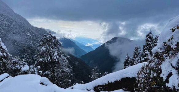 Snow Treks in Himalaya: A Complete Guide of  Mountains